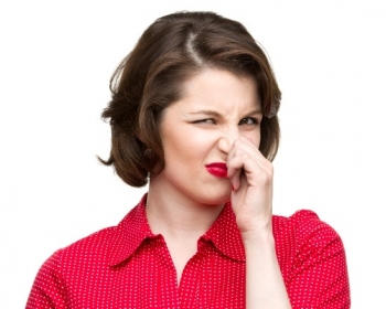Khí hư có mùi hôi tanh - nguyên nhân và cách điều trị